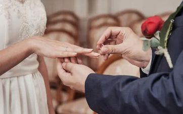 2022年农历六月初十订婚可以吗？这天订婚吉利吗？