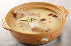 梦见很多蜈蚣在地上爬是什么预兆