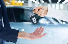 电视柜上放什么摆件好？既要风格统一又要自己喜欢