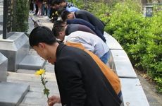 老黄历2025年11月18日适合安坟吗