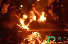 羌族挂红习俗 羌族红色文化