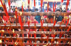 2022壬寅年八月初一适宜烧香拜佛吗?日子吉利不