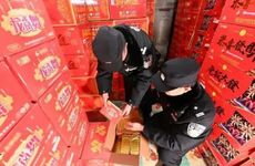 2022年虎年春节挂中国结的原因 贴春联的好处