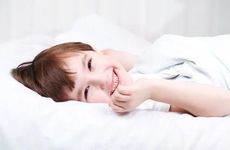 五行缺金女宝宝好的名字应该简单易记