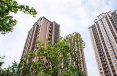 床头一半靠窗一半靠墙风水好吗 怎么化解