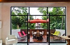 入户门正对墙挂画大气简约