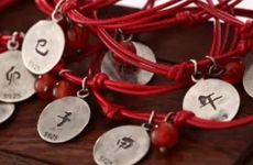 2023年正月初三的年俗 老鼠娶亲 烧门神纸