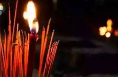 清明节去公墓扫墓能下午去吗？清明扫墓是先烧纸还是先放鞭炮