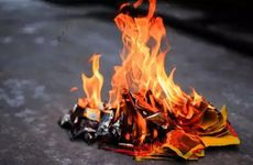 七月十五人在外地烧纸钱应该在哪烧？七月十五烧纸是什么节？