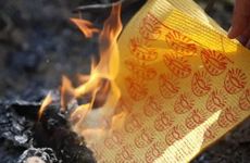 小年前烧纸什么意思,小年夜有什么传说?