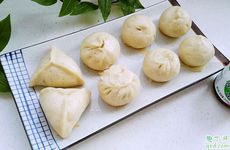 绿萝花语代表着坚韧善良，有着净化空气的作用