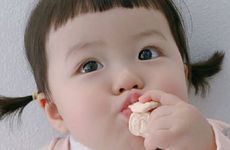 云姓诗经女孩名字阳光温暖