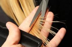 2025年3月24日农历二月二十五适合剃胎发吗