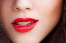 唇看情欲嘴看财官