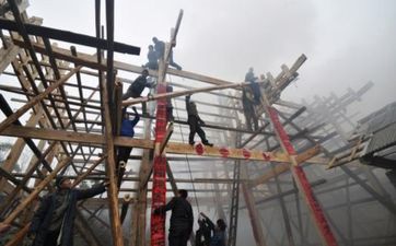 2025年10月20日农历八月二十九可以上梁吗