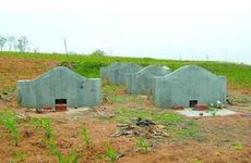 新坟地为什么不让女的去？