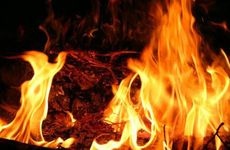 八字丁卯炉中火命