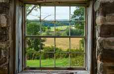 窗户被电线杆阻挡风水如何呢